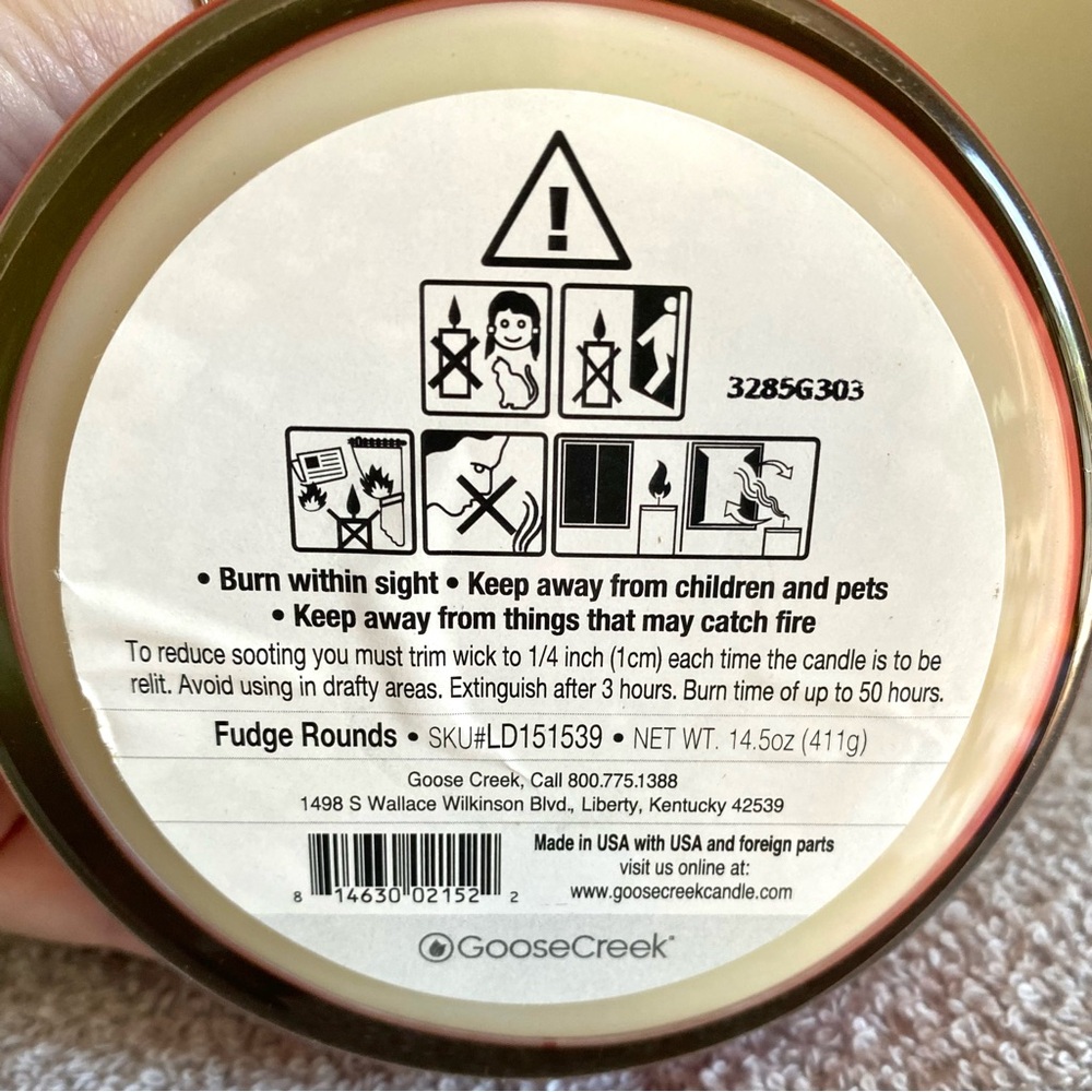 Goose Creek Fudge Rounds Little Debbie ™ 3-Wick Candle with lid NEW - Picture 3 of 6